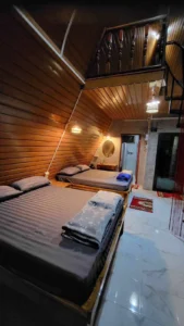 بيت خشبي من الداخل في مصر